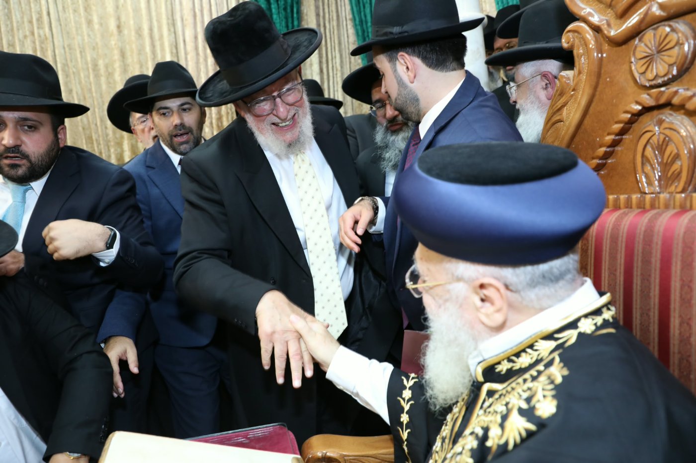 המונים בהקבלת פני רבו לראשון לציון מרן הרב יצחק יוסף שליט"א