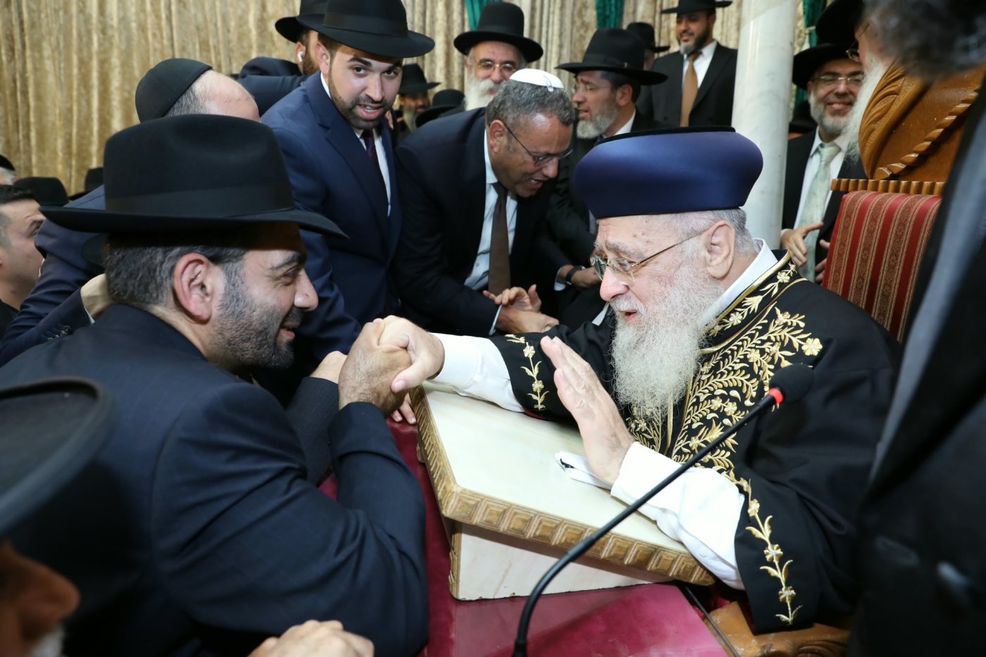 המונים בהקבלת פני רבו לראשון לציון מרן הרב יצחק יוסף שליט"א