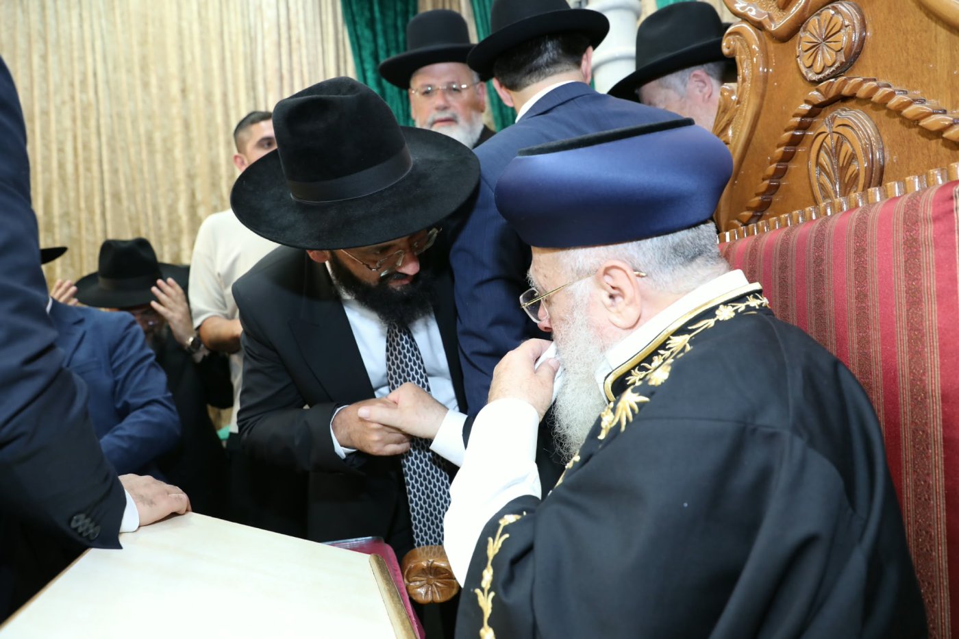 המונים בהקבלת פני רבו לראשון לציון מרן הרב יצחק יוסף שליט"א