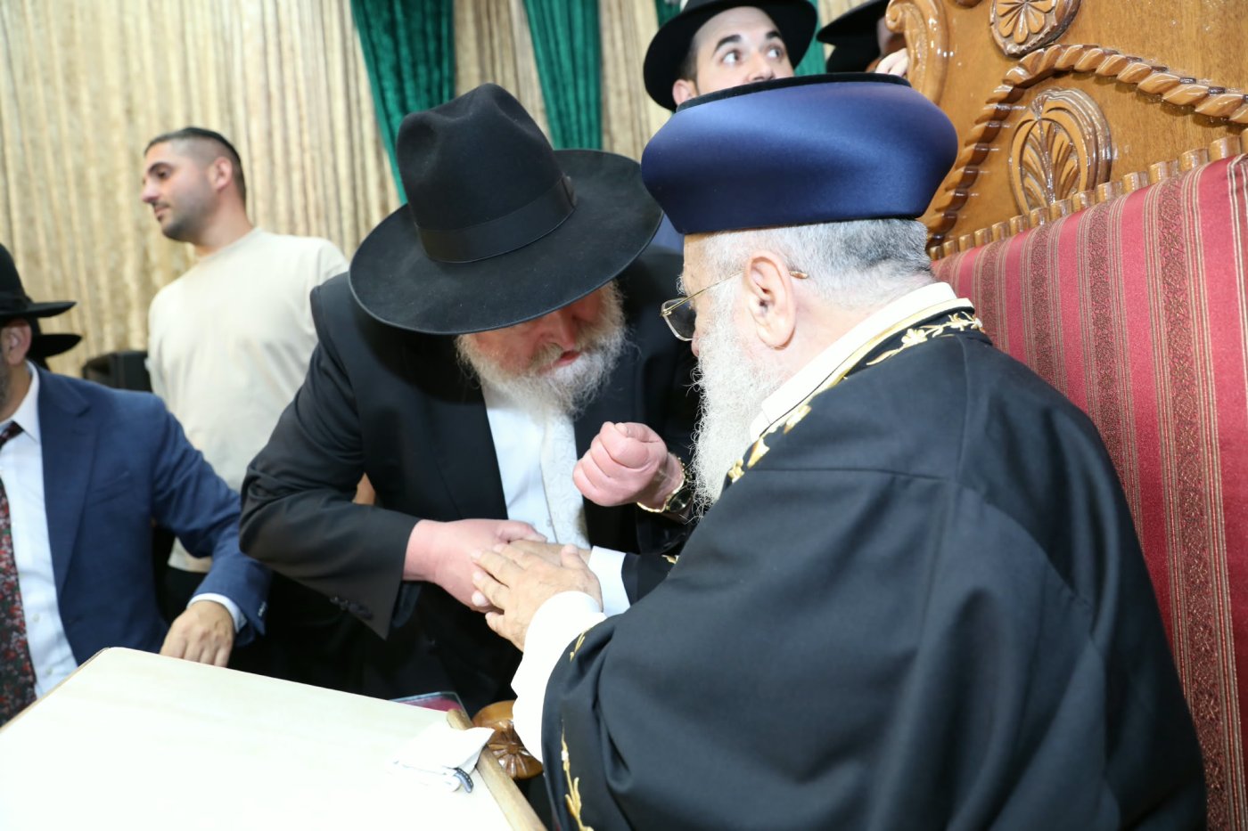 המונים בהקבלת פני רבו לראשון לציון מרן הרב יצחק יוסף שליט"א
