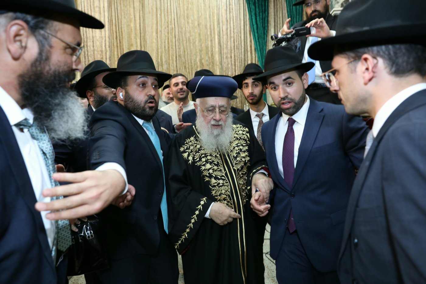 המונים בהקבלת פני רבו לראשון לציון מרן הרב יצחק יוסף שליט"א