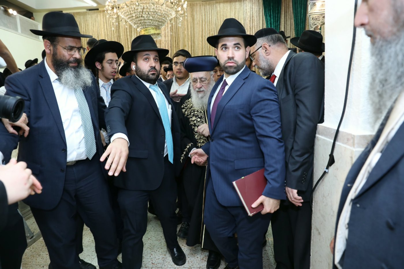המונים בהקבלת פני רבו לראשון לציון מרן הרב יצחק יוסף שליט"א
