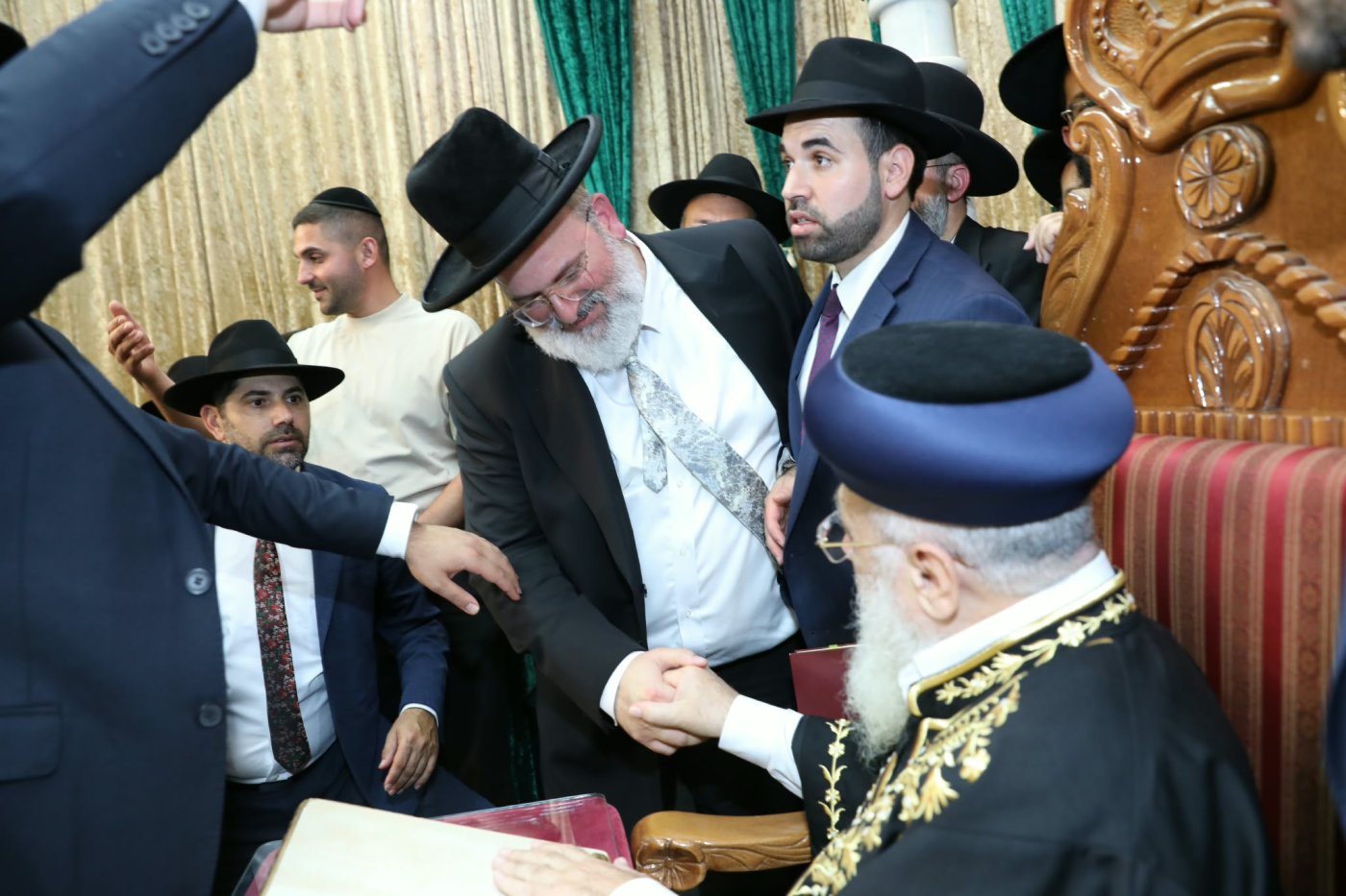 המונים בהקבלת פני רבו לראשון לציון מרן הרב יצחק יוסף שליט"א