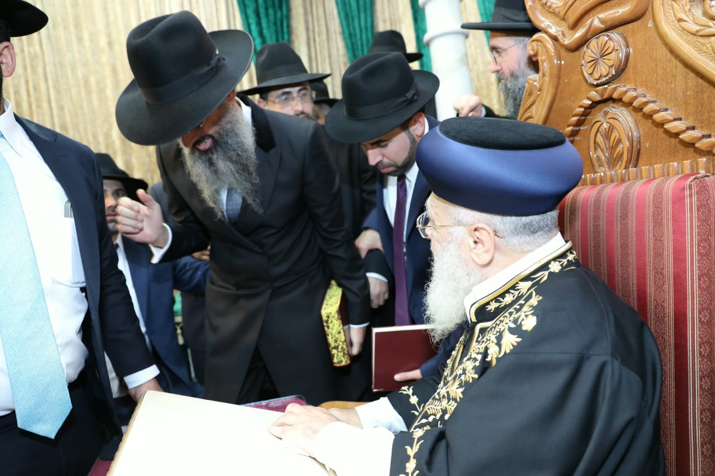 המונים בהקבלת פני רבו לראשון לציון מרן הרב יצחק יוסף שליט"א