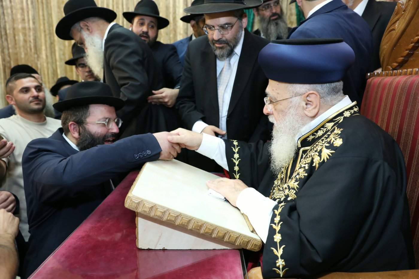 המונים בהקבלת פני רבו לראשון לציון מרן הרב יצחק יוסף שליט"א