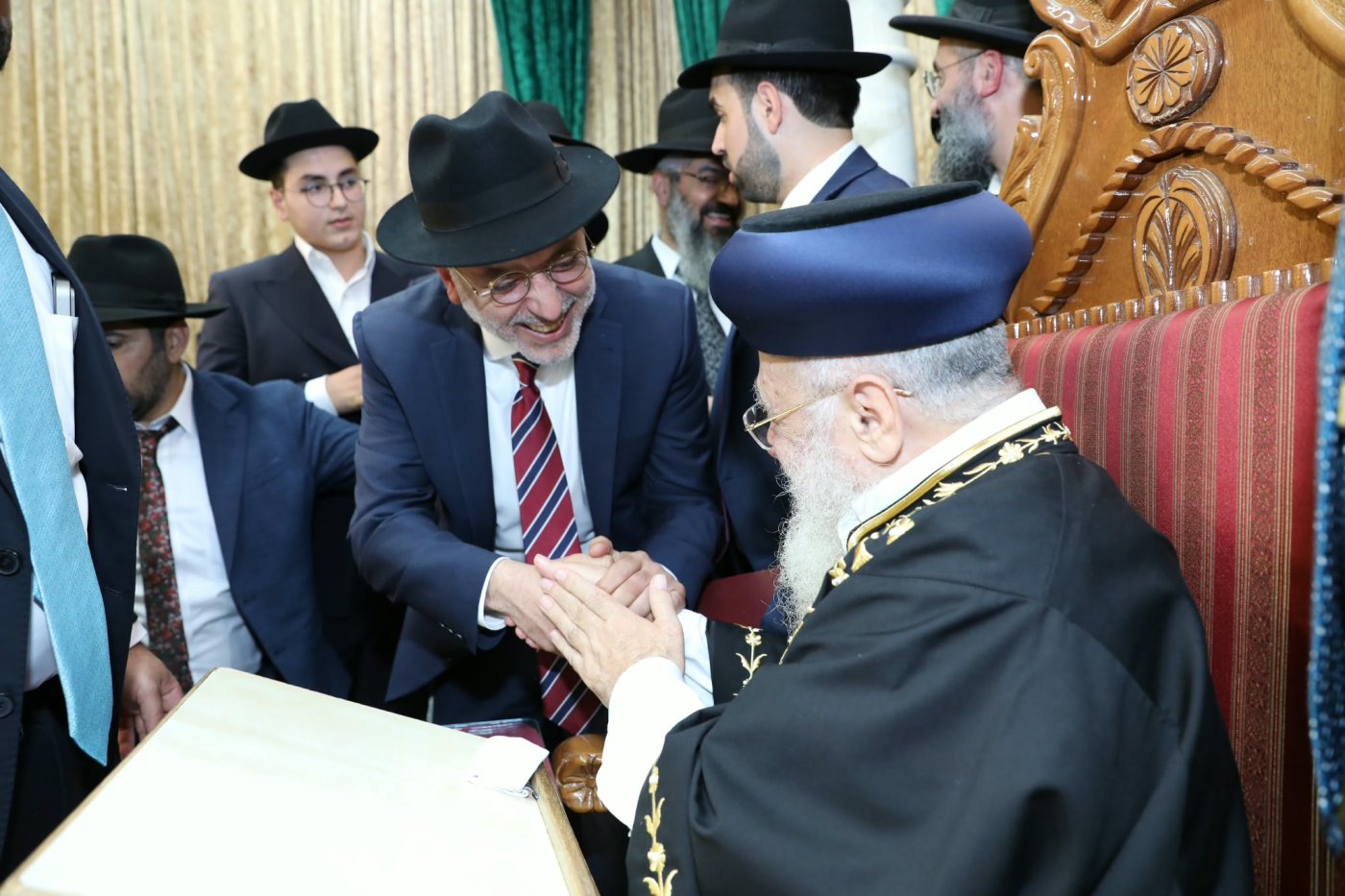 המונים בהקבלת פני רבו לראשון לציון מרן הרב יצחק יוסף שליט"א