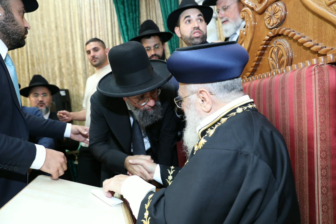המונים בהקבלת פני רבו לראשון לציון מרן הרב יצחק יוסף שליט"א