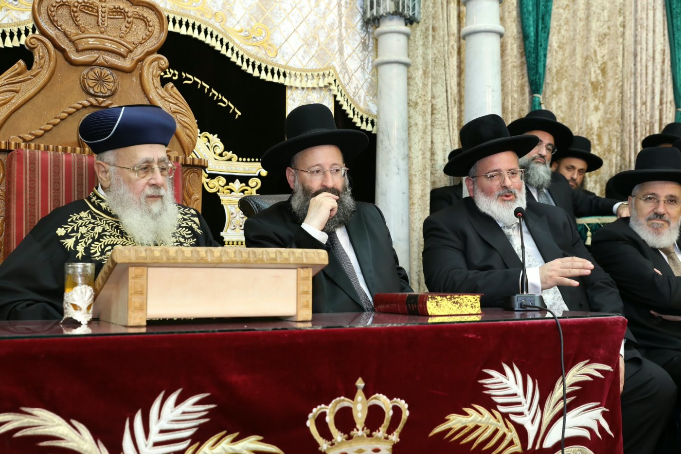 המונים בהקבלת פני רבו לראשון לציון מרן הרב יצחק יוסף שליט"א