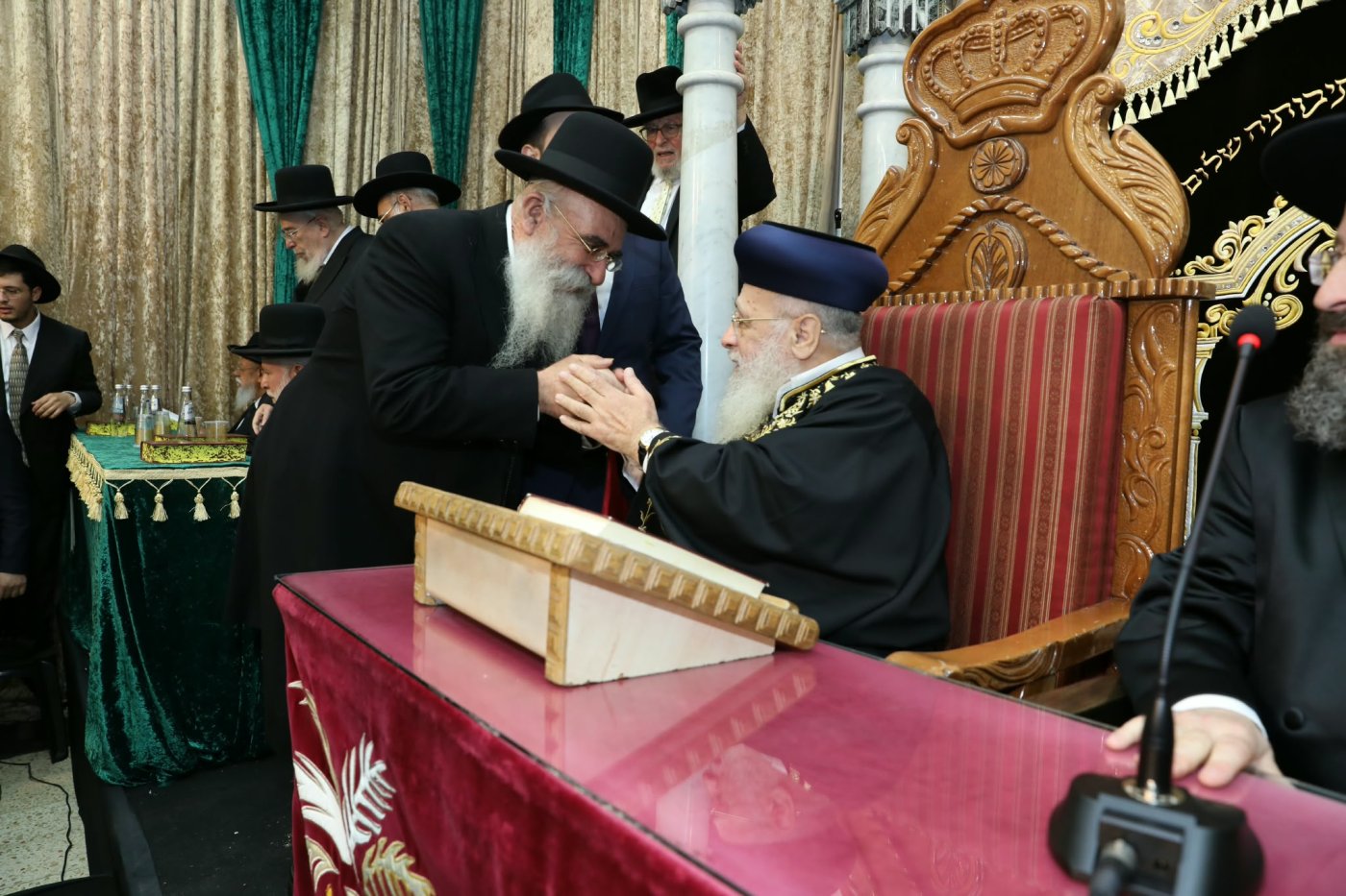 המונים בהקבלת פני רבו לראשון לציון מרן הרב יצחק יוסף שליט"א