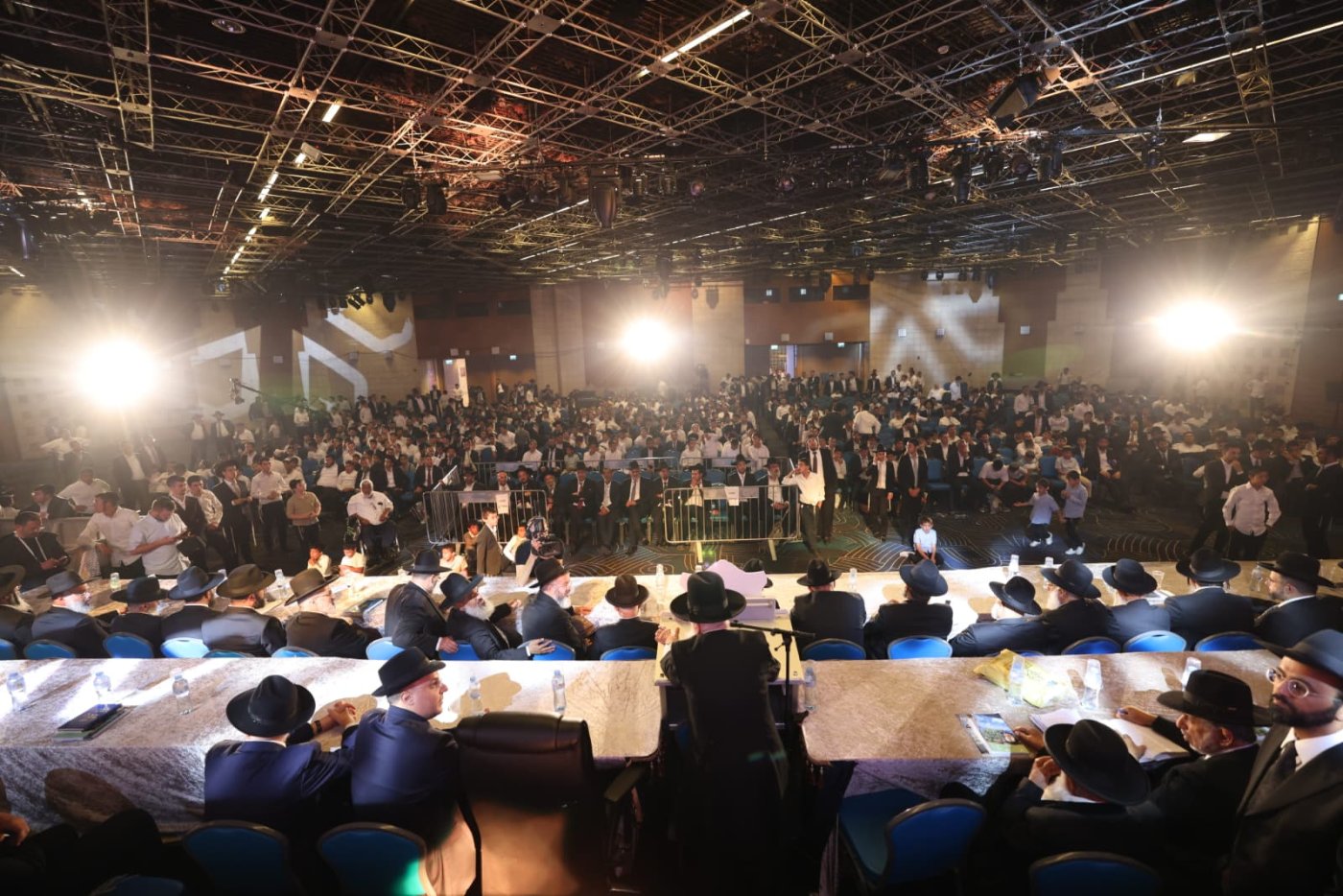 אלפים בבנייני האומה (צילום: יעקב נחומי)