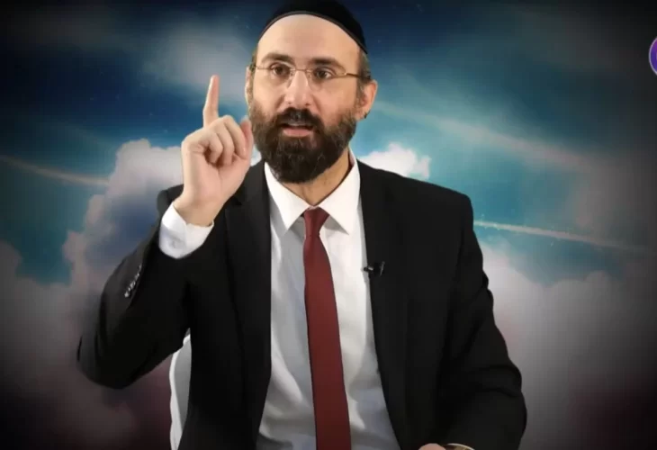 לא תאמינו לסיפור הבא: בזכות שלט אחד הבחור שזכה ב-3 מיליון!
