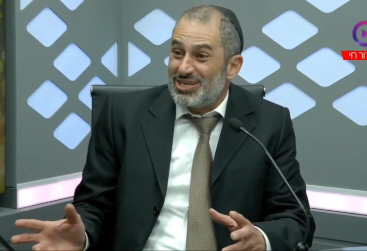 הגרפולוג גלעד שמעא: מכירים מישהו עם כתב קטן? מה זה אומר?