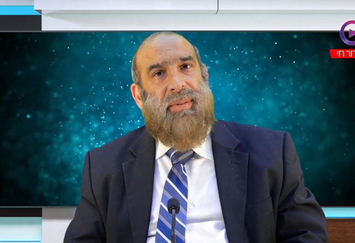 הרב עזרא שקלים: האם מותר לדרוך על דשא בשבת?