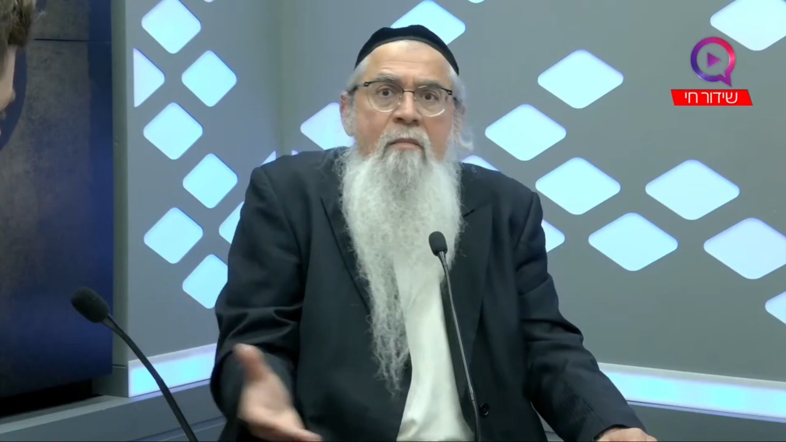 דרמה: המקובל הרב יוסף ביטון על הממשלה "יש מי שצריך לדאוג!"