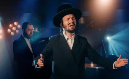 מוישי באדנסקי מרגש עם "הנני", ביצוע שנוגע בנשמה