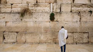 הוא התפלל שוב ושוב לזיווג, ואז נחשף הסוד המרגש