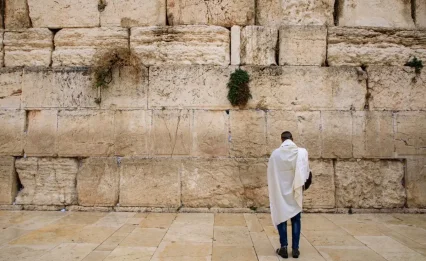 הוא התפלל שוב ושוב לזיווג, ואז נחשף הסוד המרגש
