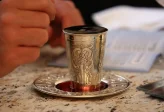 כולם נחים ורק את עובדת? 5 כללים שישנו את ההכנות לשבת