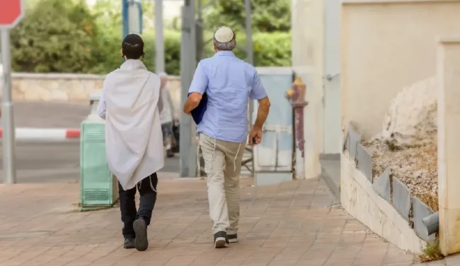 מפרנסה ועד שמירה מעין הרע: 10 סגולות בהסתכלות בציצית