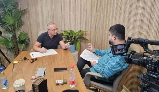 בלי מסכות ובלי מחיצות: סמיון גרפמן בשיחה יהודית מפתיעה