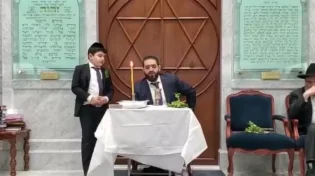 היישר מארה"ב: ההבדלה המיוחדת של החזן העולמי