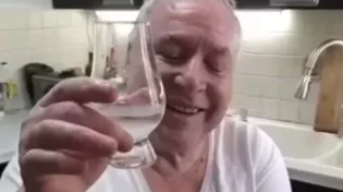 צפו בדרך בה ח"כ דוד אמסלם פותח את השבת שלו