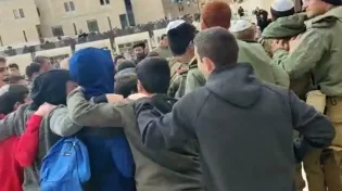 שמחה שלמה בכותל: התקבצות מזרמים שונים בשביל לשמוח באדר