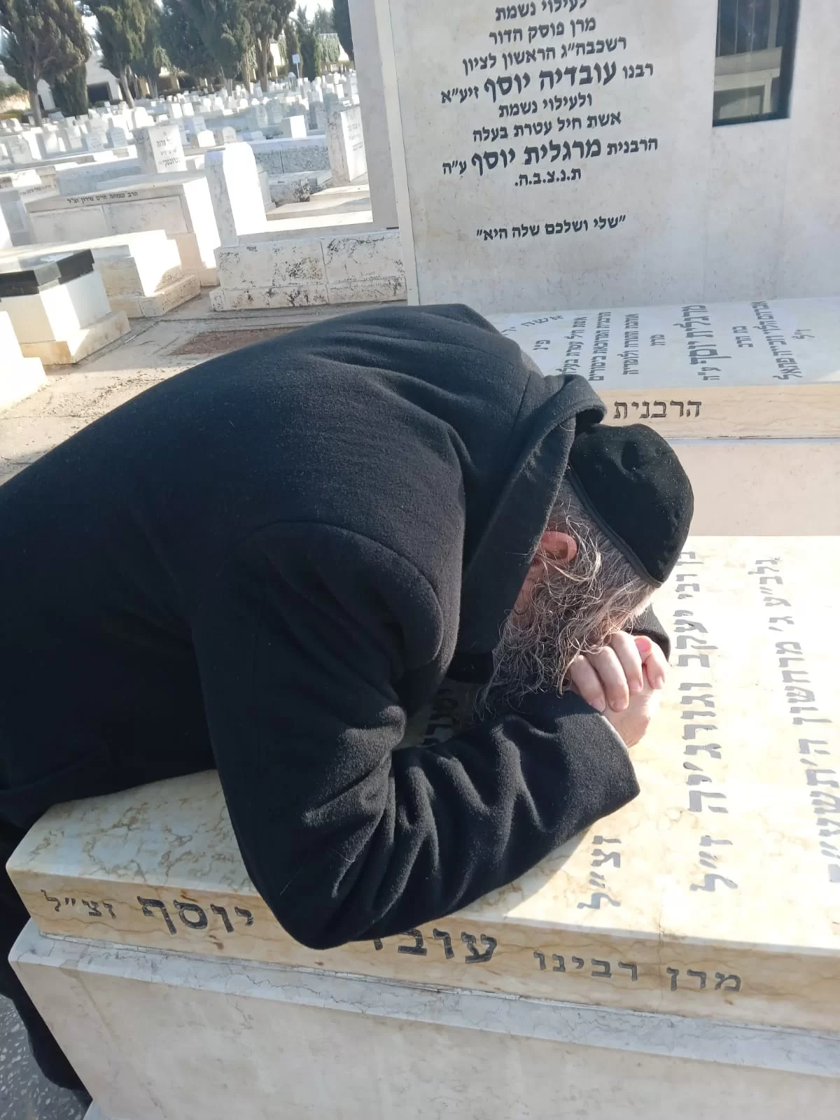 "קרויים חיים": הרב ארוש פקד את ציונו של מרן הרב עובדיה "קרויים חיים": הרב ארוש פקד את ציונו של מרן הרב עובדיה