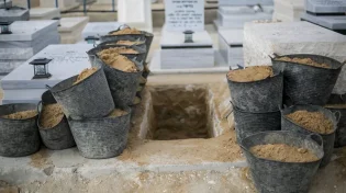 עולם הפוך: הקבורה המזלזלת הזו הוציא אותו מדעתו