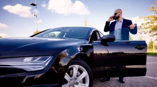 בדיקת פתע: מה אתם אומרים לעצמכם כשאתם רואים מצליחנים?