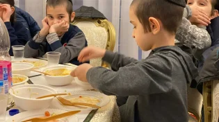 מאה היתומים מאודסה נמלטו ברגע האחרון