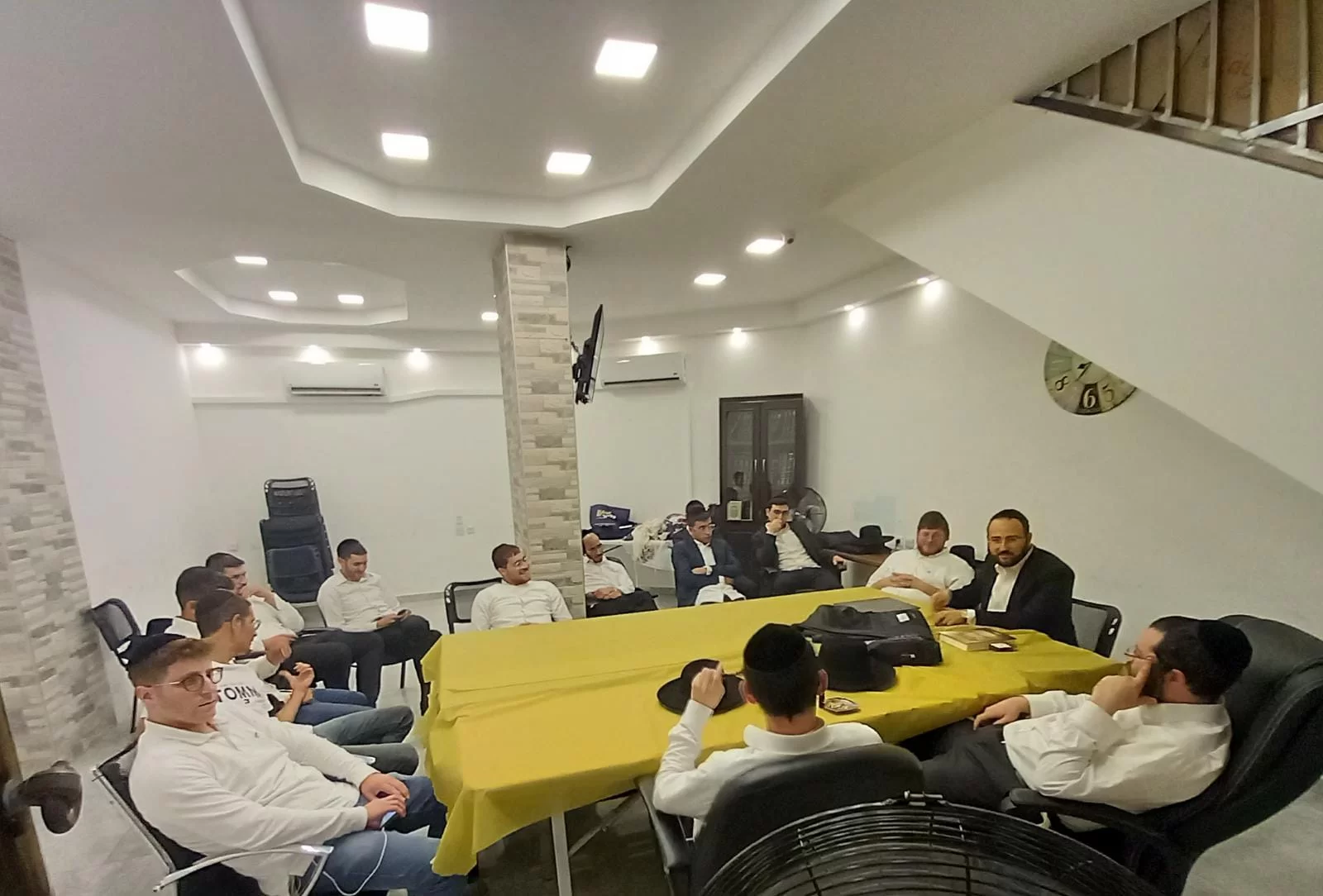 משפחה מהצד: כך ערוץ 2000 מגדל את דור עתיד משפחה מהצד: כך ערוץ 2000 מגדל את דור עתיד