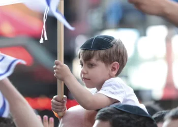 איפה כתוב בתורה שצריך לחבוש כיפה? האם חובה לחבוש כיפה?