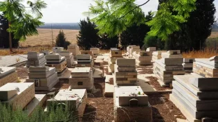 "נר ה' נשמת אדם": הזוי: הגיע לשטוף את המצבה וזה מה שגילה...