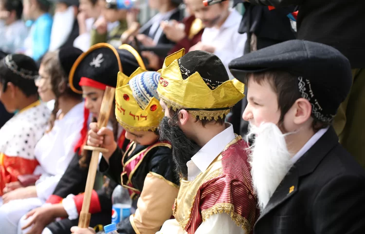 למה מתחפשים בפורים? למה אנחנו מתחפשים בפורים? למה מתחפשים בפורים? למה אנחנו מתחפשים בפורים?