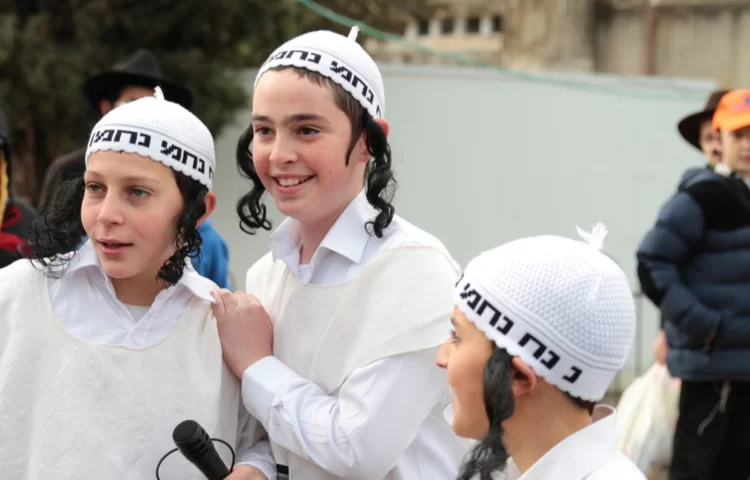 למה שמחים בפורים? עובדות על פורים למה שמחים בפורים? עובדות על פורים