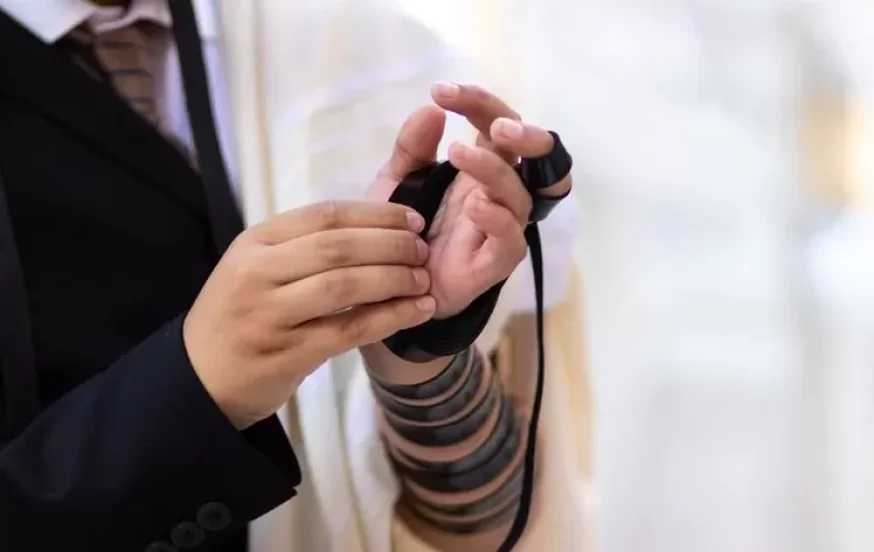 האם מניחים תפילין בתענית אסתר? האם מניחים תפילין בתענית אסתר?