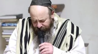 המקובל הרב יעקב עדס בתפילה מיוחדת סמוך לגר"ח קנייבסקי זצ"ל