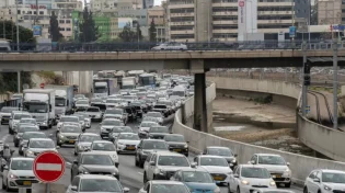 "פקקים בגלל החרדים": צפו בתגובתו המפתיעה של הבחור הצעיר