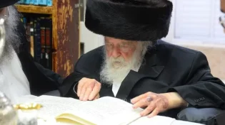 אף פעם לא ראיתם: רבי חיים קנייבסקי בתיעוד נדיר - בוכה