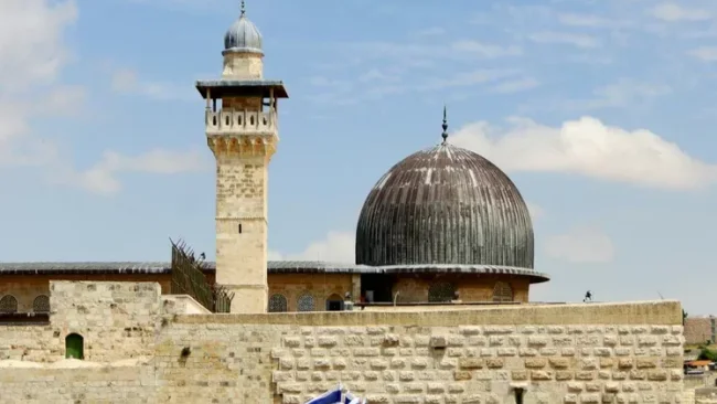 עצרו: האם הכניסה לכנסייה או למסגד מותרת לכם?