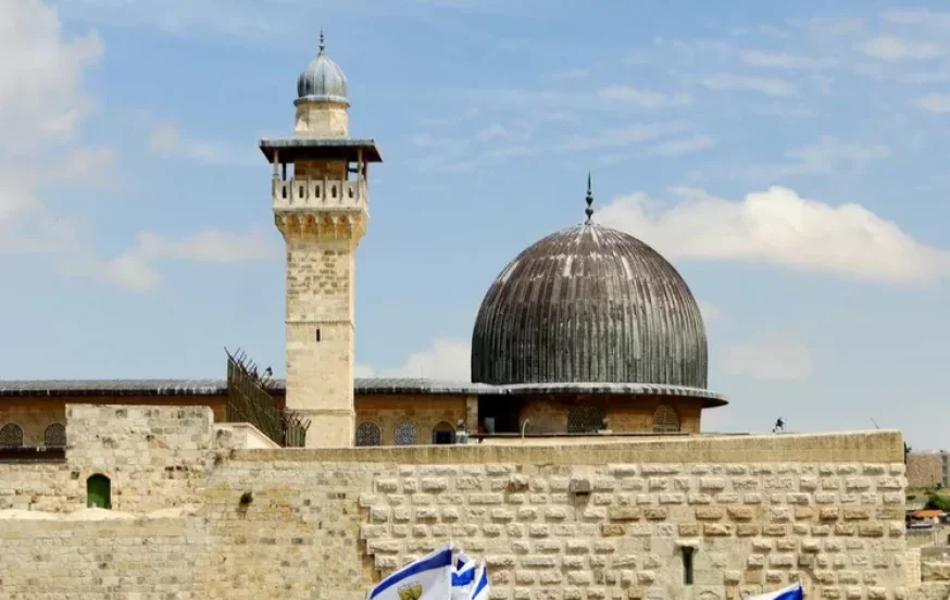 האם מותר להכנס לכנסיה לא פעילה? האם מותר ליהודי להיכנס למסגד?