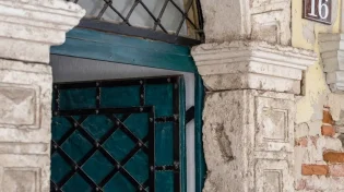 האם יש צורך במניין בעת קביעת מזוזה?