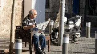 קראו בעיון: האם מותר לקרוא עיתון בשבת?