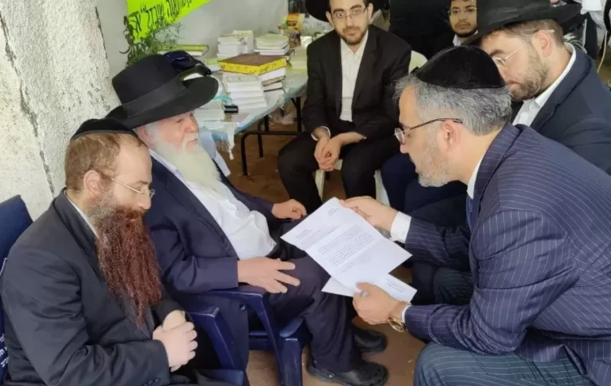 בדמעות: נשיא מועצת חכמי התורה שלח אגרת למשפחות הנרצחים בדמעות: נשיא מועצת חכמי התורה שלח אגרת למשפחות הנרצחים