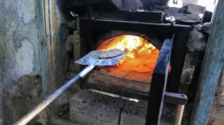 הילוך מהיר: התהליך המדהים של הכנת המצות ב-2 דקות
