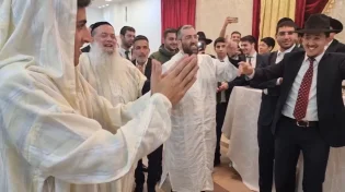מזל טוב! הרב יגאל כהן נצפה באירוסי בתו