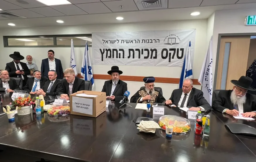 צפו: החמץ של ישראל נמכר יחד עם הרבנים הראשיים