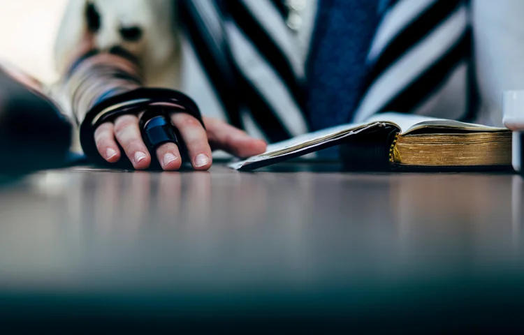 האם מניחים תפילין בצום יז בתמוז? הנחת תפילין בצום יז בתמוז האם מניחים תפילין בצום יז בתמוז? הנחת תפילין בצום יז בתמוז