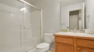 האם מותר להתקלח בצום י"ז בתמוז?